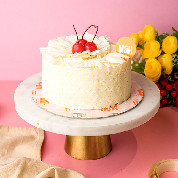 Delicious White Forest Cake | Cakiyo
